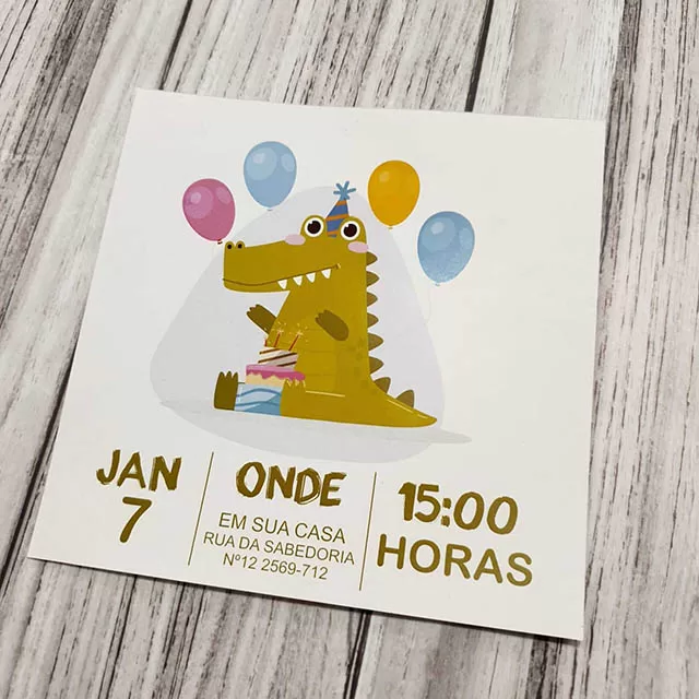 Convite tema animais da selva festas de aniversário crianças tons azuis, verdes e rosa